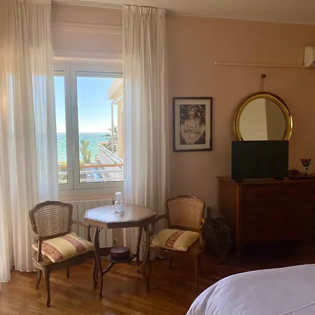 La Terrazza Nel Blu Appartement *